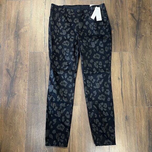 🆕 Chico’s Secret Stretch Coated Leopard-Print Jeggings SZ 2/12 - Picture 3 of 6